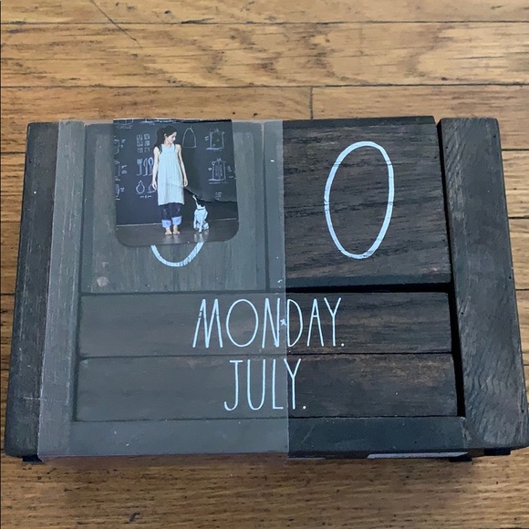 Rae Dunn Other - Rae Dunn wood block calendar